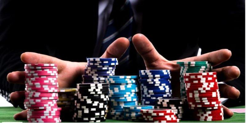 Lựa chọn bàn Poker phù hợp với khả năng tài chính